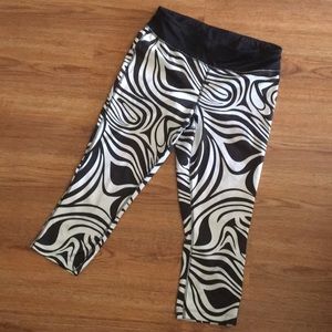 Black & White Capris